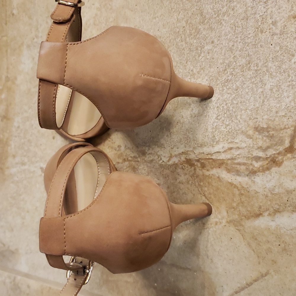 Steve Madden Vienna Tan Nubuck Sandal - Picture 7 of 10